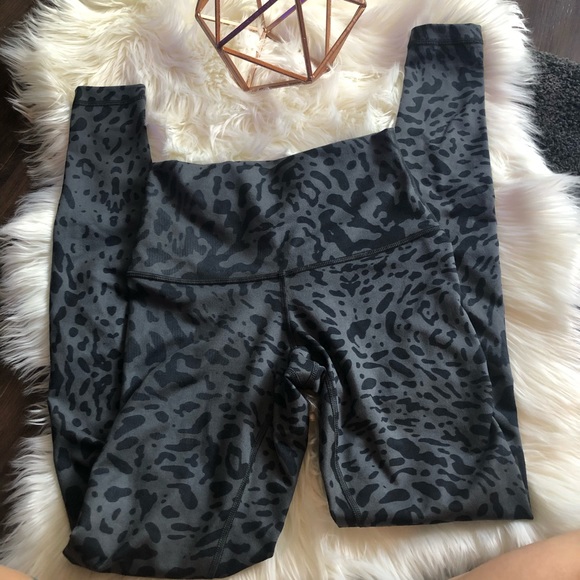 Lululemon Wunder Under Gray Cheetah Print Leggings Sz 4 - Picture 4 of 8